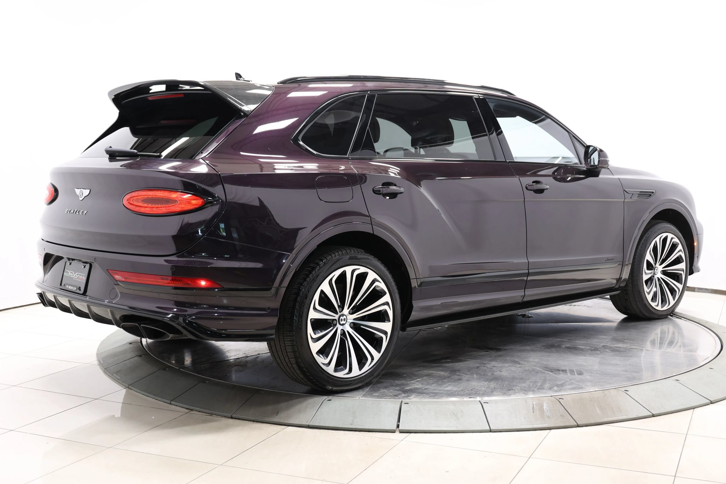 Used 2023 Bentley Bentayga Extended Wheelbase AWD/4WD image 92