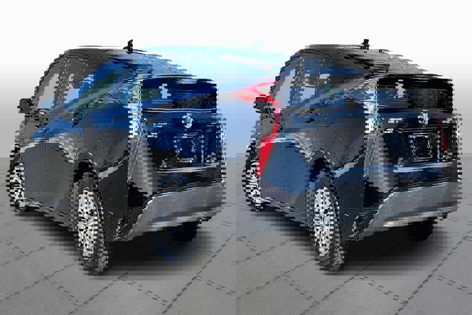 Used 2016 Toyota Prius Four image 13