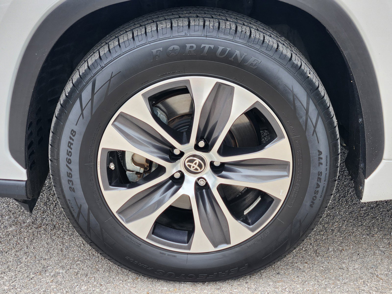 Used 2021 Toyota Highlander XLE FWD image 31