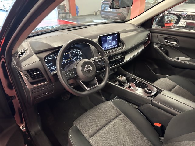 Used 2024 Nissan Rogue SV AWD/4WD image 11