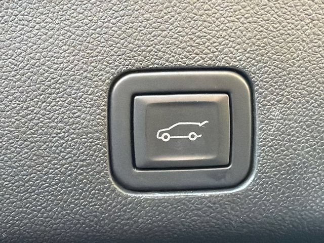 Used 2023 GMC Yukon SLT w/ Max Trailering Package RWD image 19