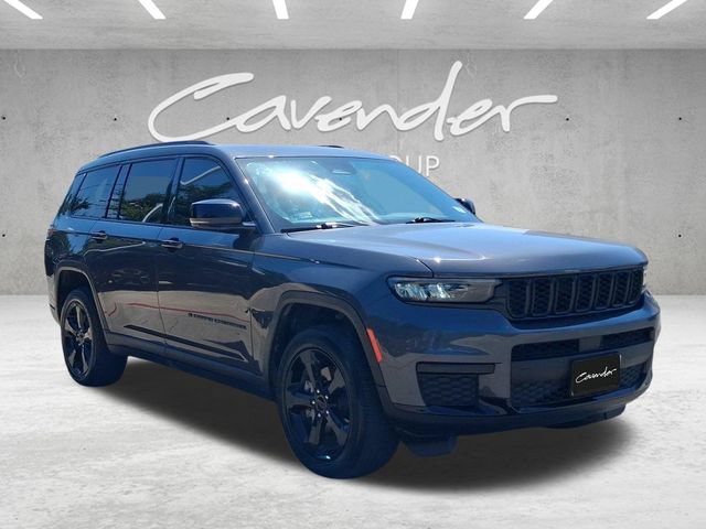 Used 2023 Jeep Grand Cherokee L Altitude AWD/4WD image 2