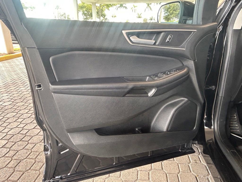 Used 2023 Ford Edge SEL image 31