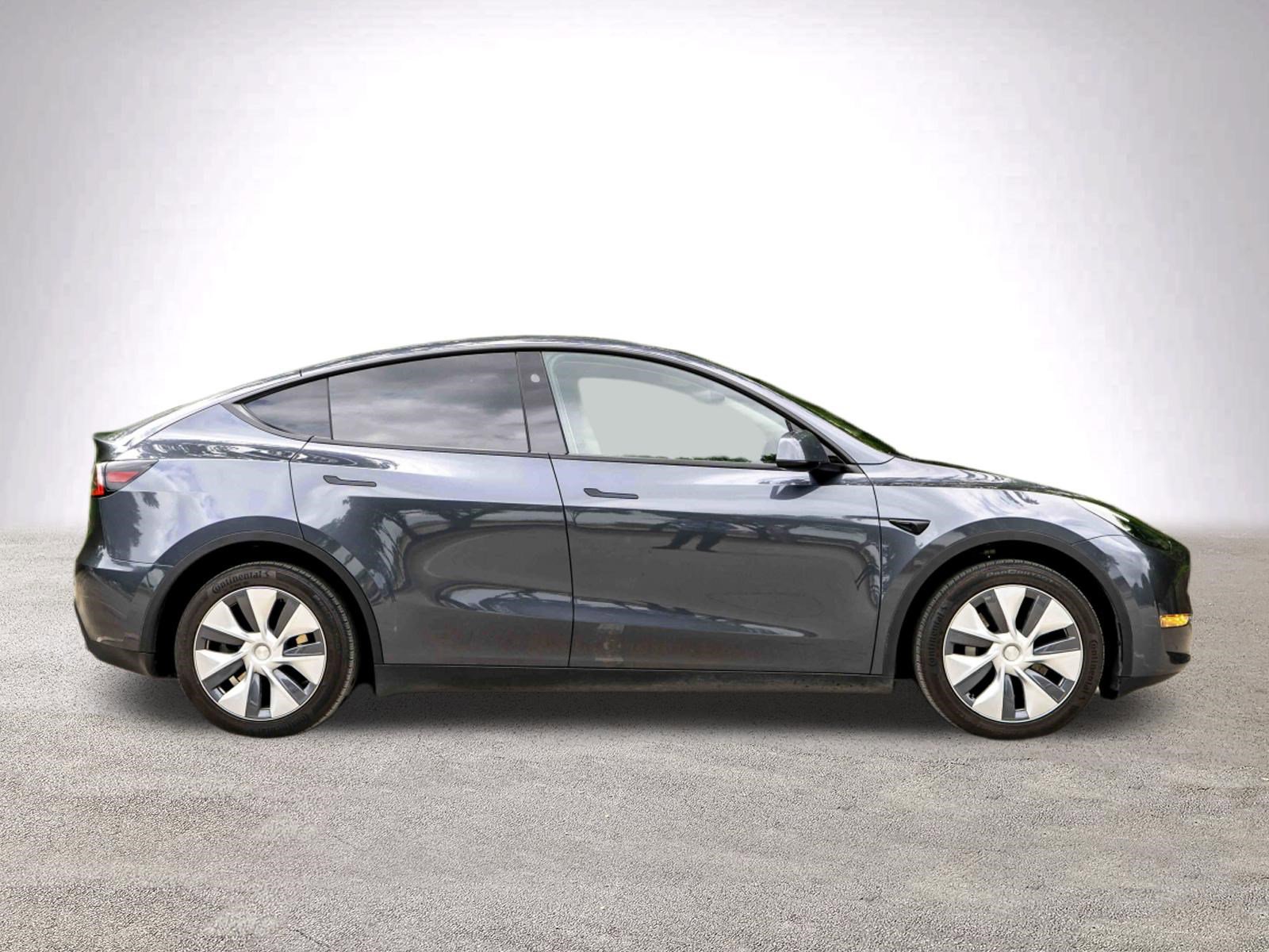Used 2023 Tesla Model Y AWD image 10