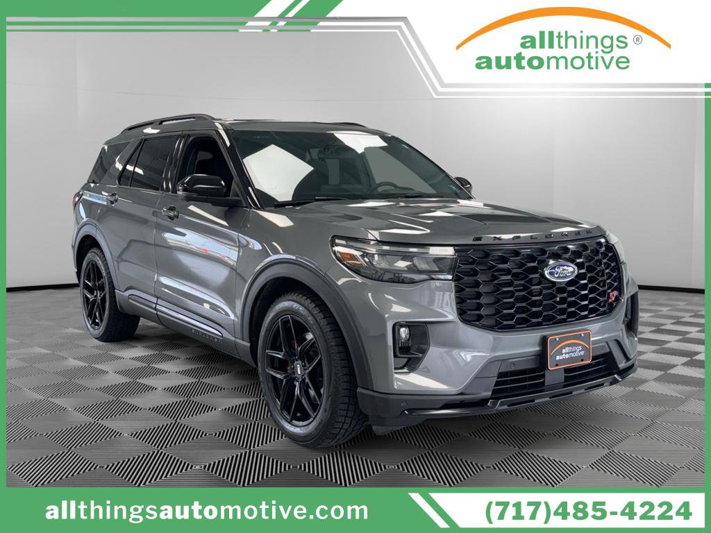 Used 2025 Ford Explorer ST AWD/4WD image 1