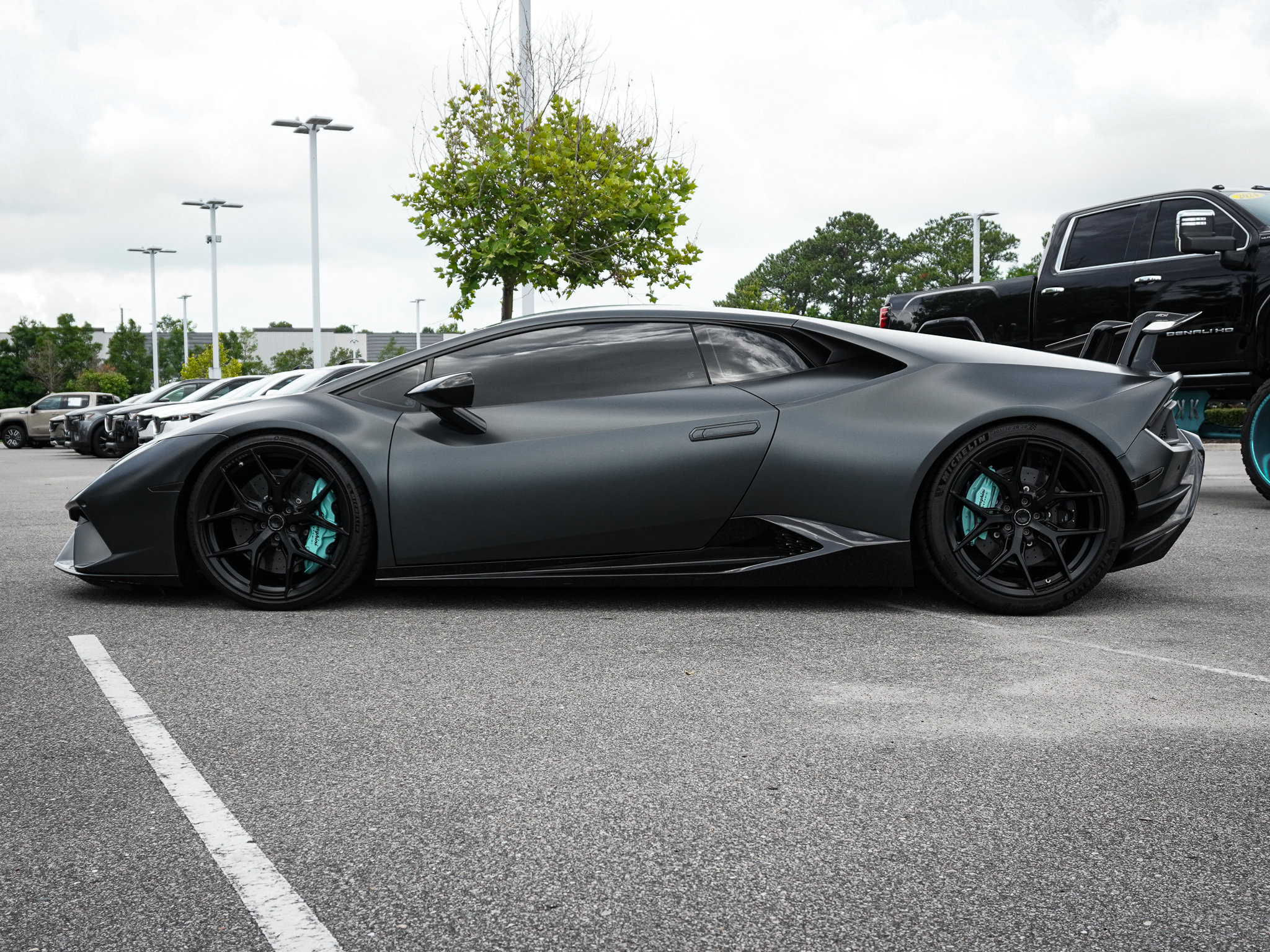 Used 2018 Lamborghini Huracan Performante AWD/4WD image 7