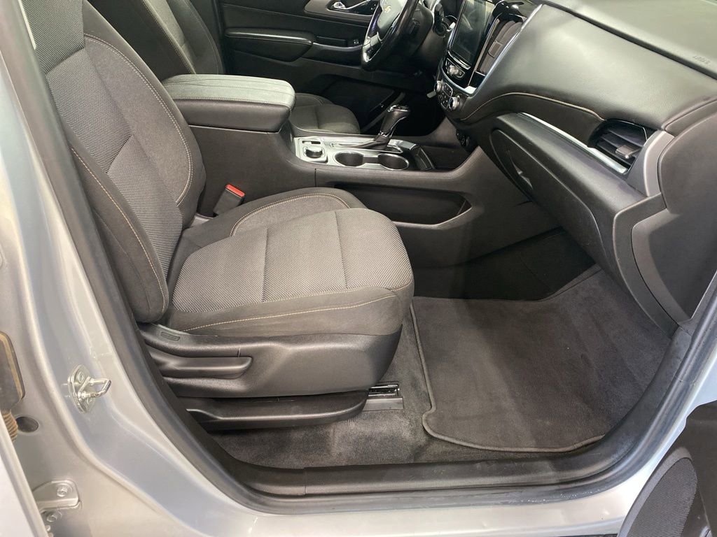 Used 2018 Chevrolet Traverse LT FWD image 22