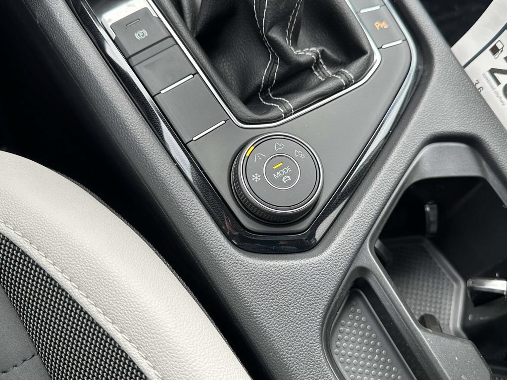 New 2026 Volkswagen Taos SE AWD/4WD image 25
