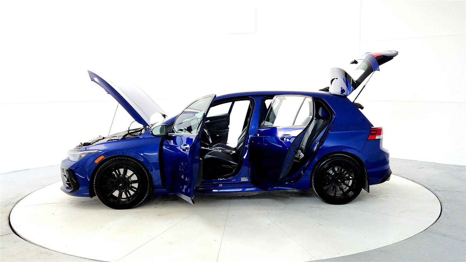 Used 2025 Volkswagen Golf R Black Edition image 10