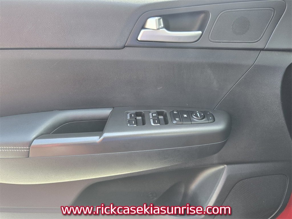 Used 2020 Kia Sportage LX image 31