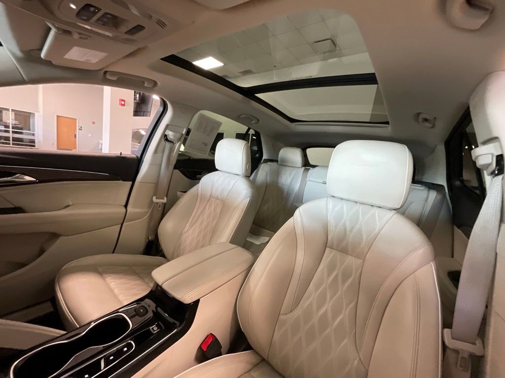 Used 2023 Buick Envision Avenir FWD image 10