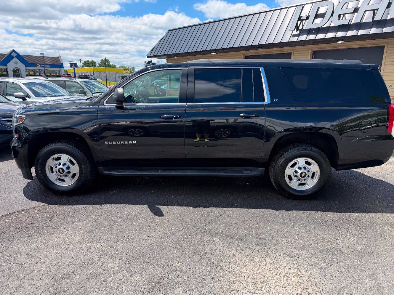 Used 2019 Chevrolet Suburban 3500 LT AWD/4WD image 13