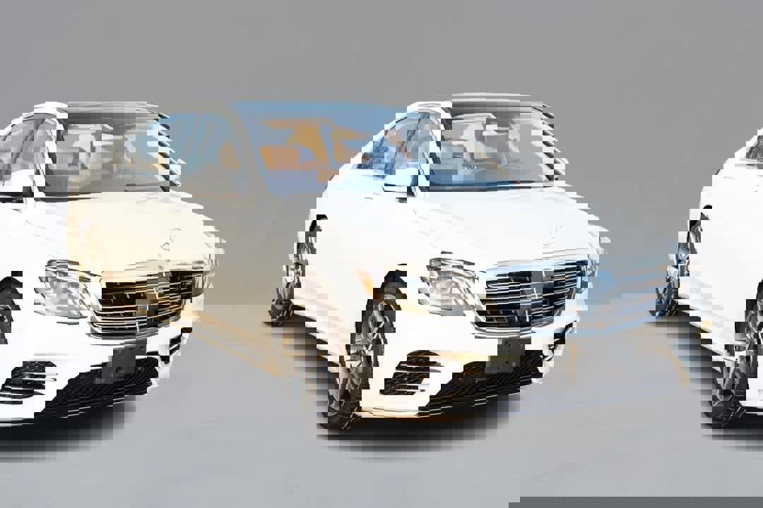 Used 2019 Mercedes-Benz S 560 4MATIC Sedan image 3