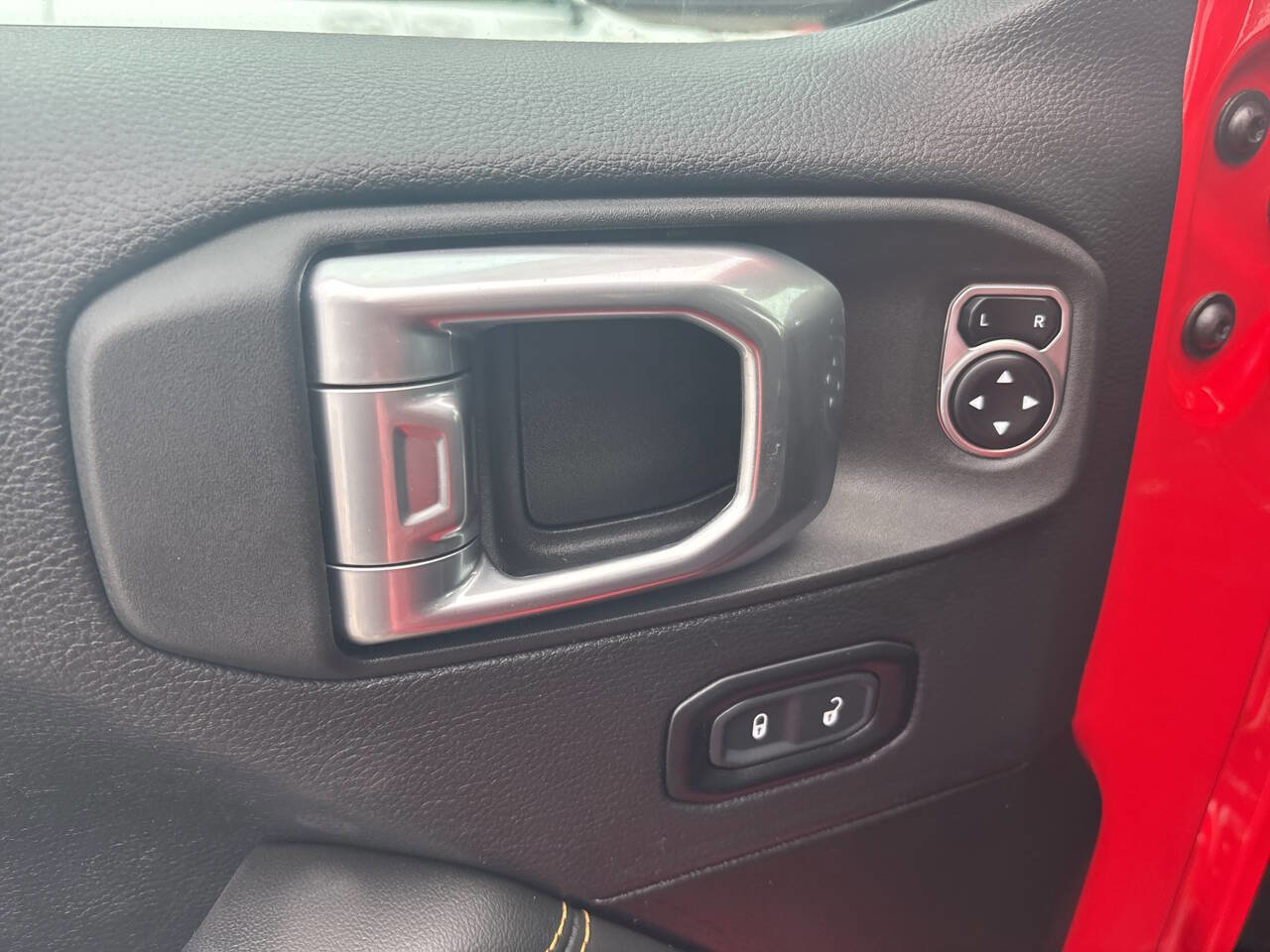 Used 2024 Jeep Wrangler Unlimited Sahara w/ Safety Group AWD/4WD image 21