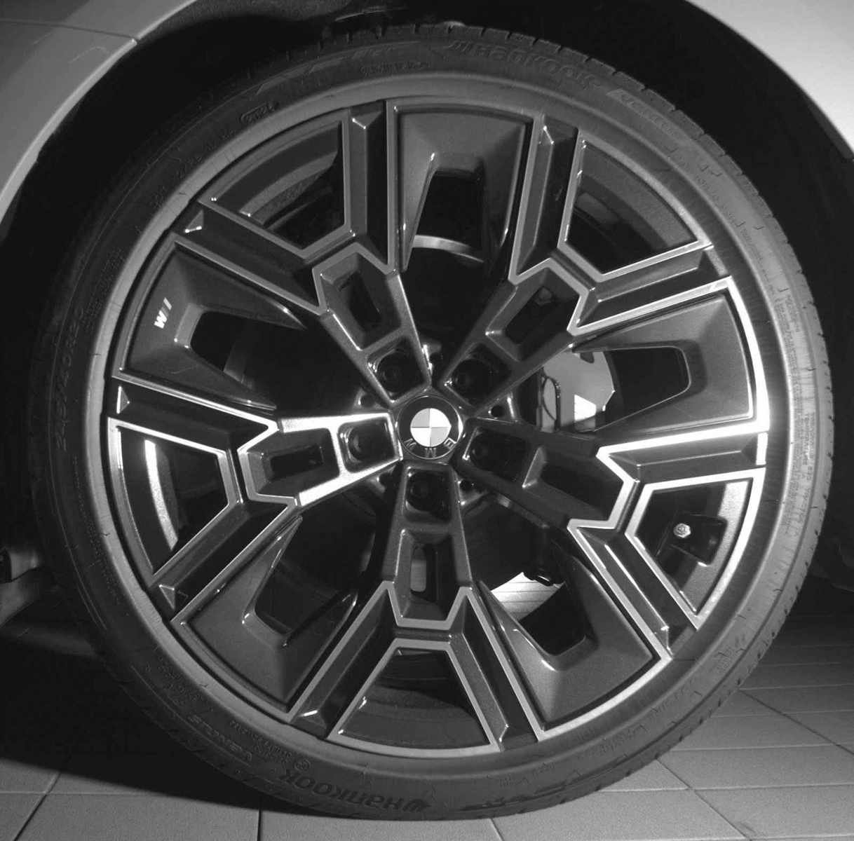 New 2027 BMW 530i xDrive w/ M Sport Package AWD/4WD image 19