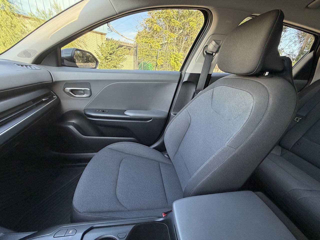 Used 2025 Kia K4 FWD image 40