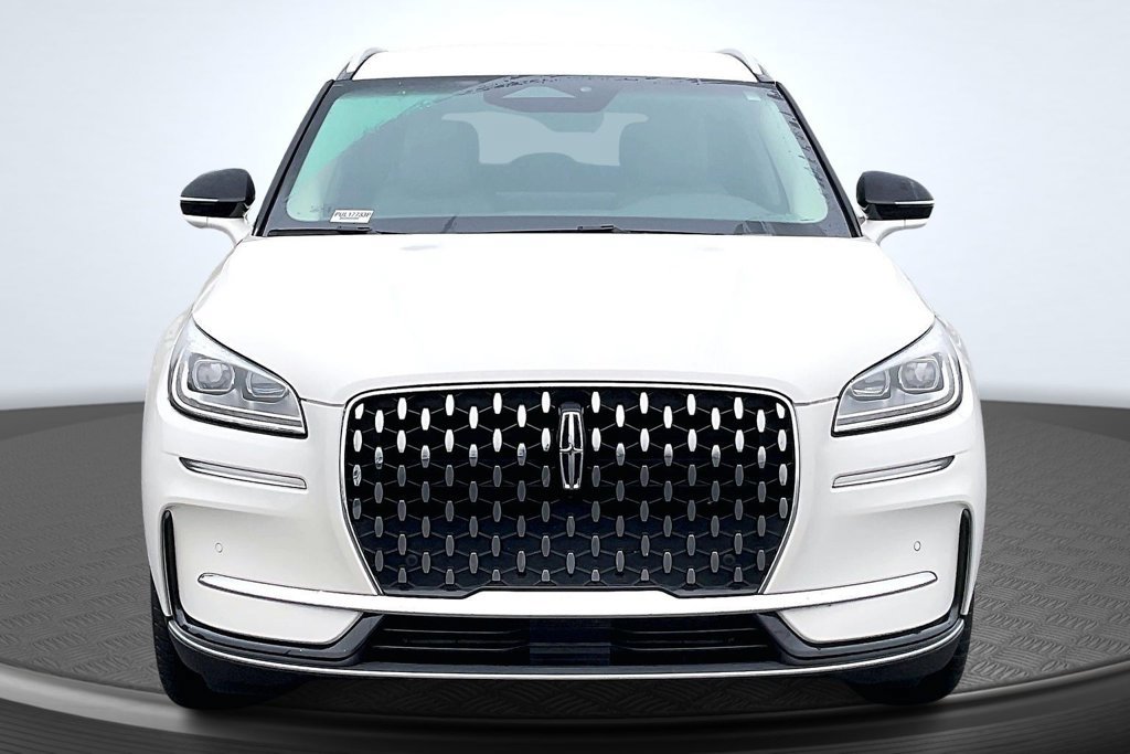 Used 2023 Lincoln Corsair Reserve w/ Equipment Group 201A FWD image 2