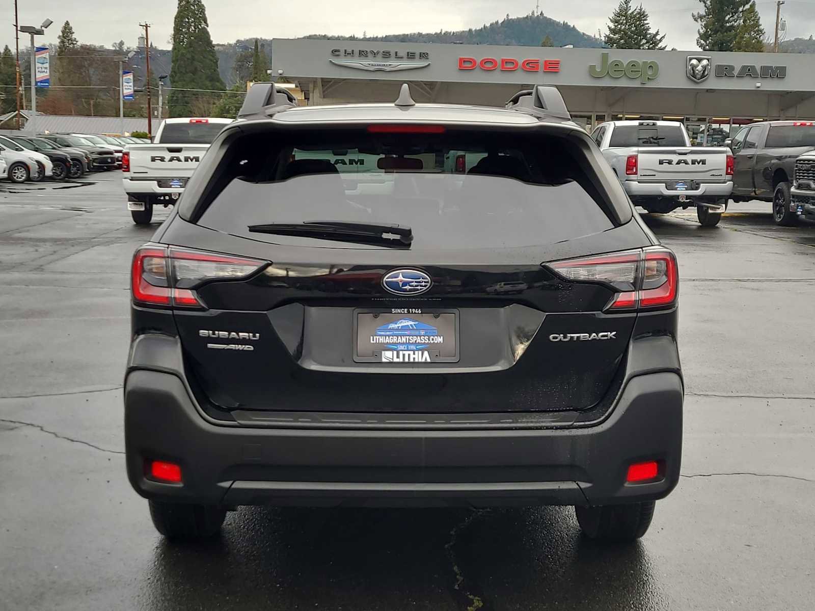 Used 2023 Subaru Outback Premium image 13