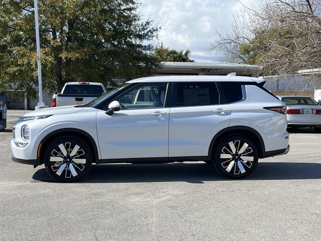 New 2026 Mitsubishi Outlander SE FWD image 2