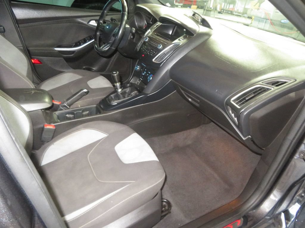Used 2016 Ford Focus ST FWD image 33