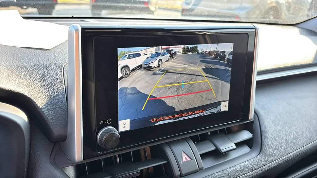 Used 2025 Toyota RAV4 LE AWD/4WD image 20