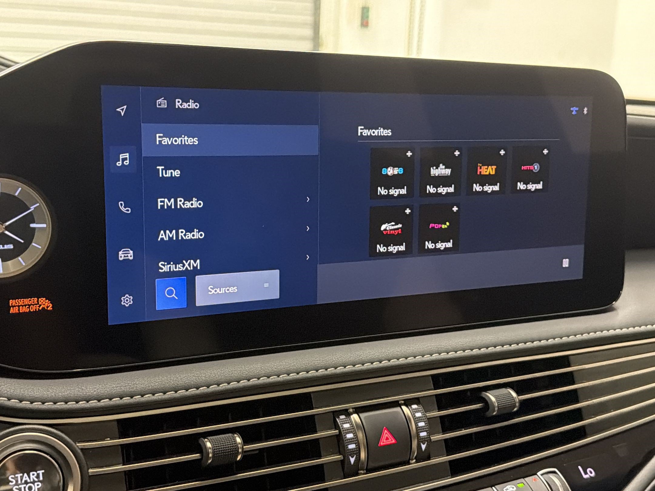 Used 2023 Lexus LS 500 F Sport w/ Accessory Package (Z1) AWD/4WD image 20
