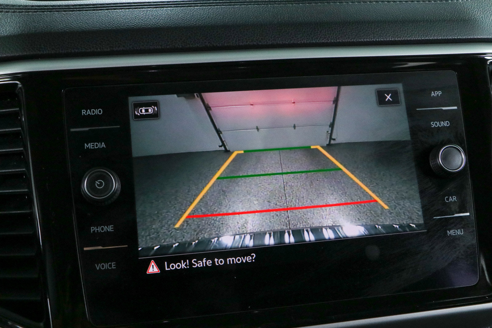 Used 2022 Volkswagen Atlas SE FWD image 18