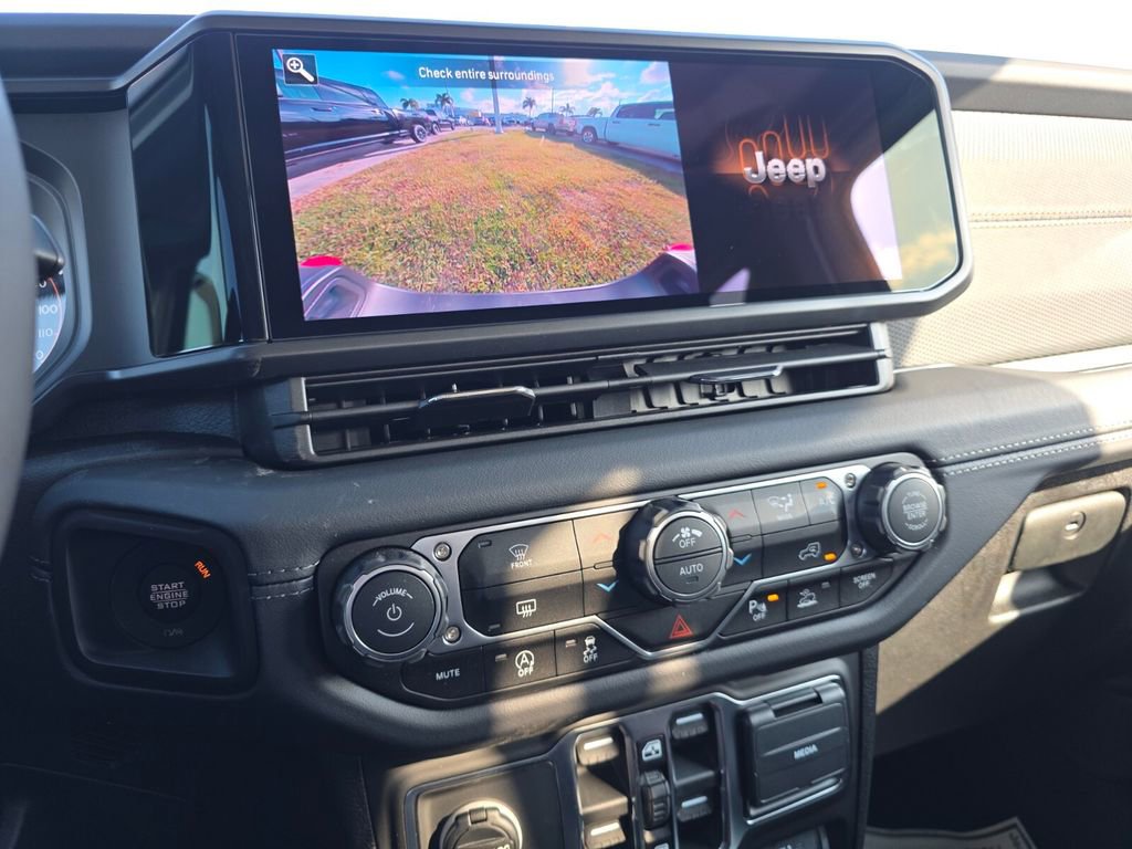 New 2026 Jeep Gladiator Rubicon w/ Safety Group image 19