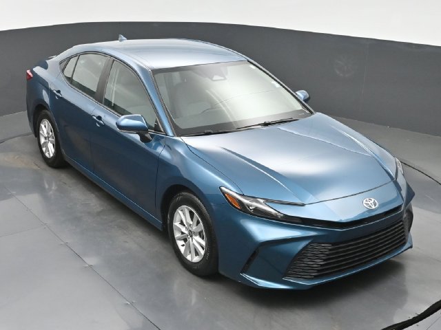 Used 2025 Toyota Camry LE FWD image 35
