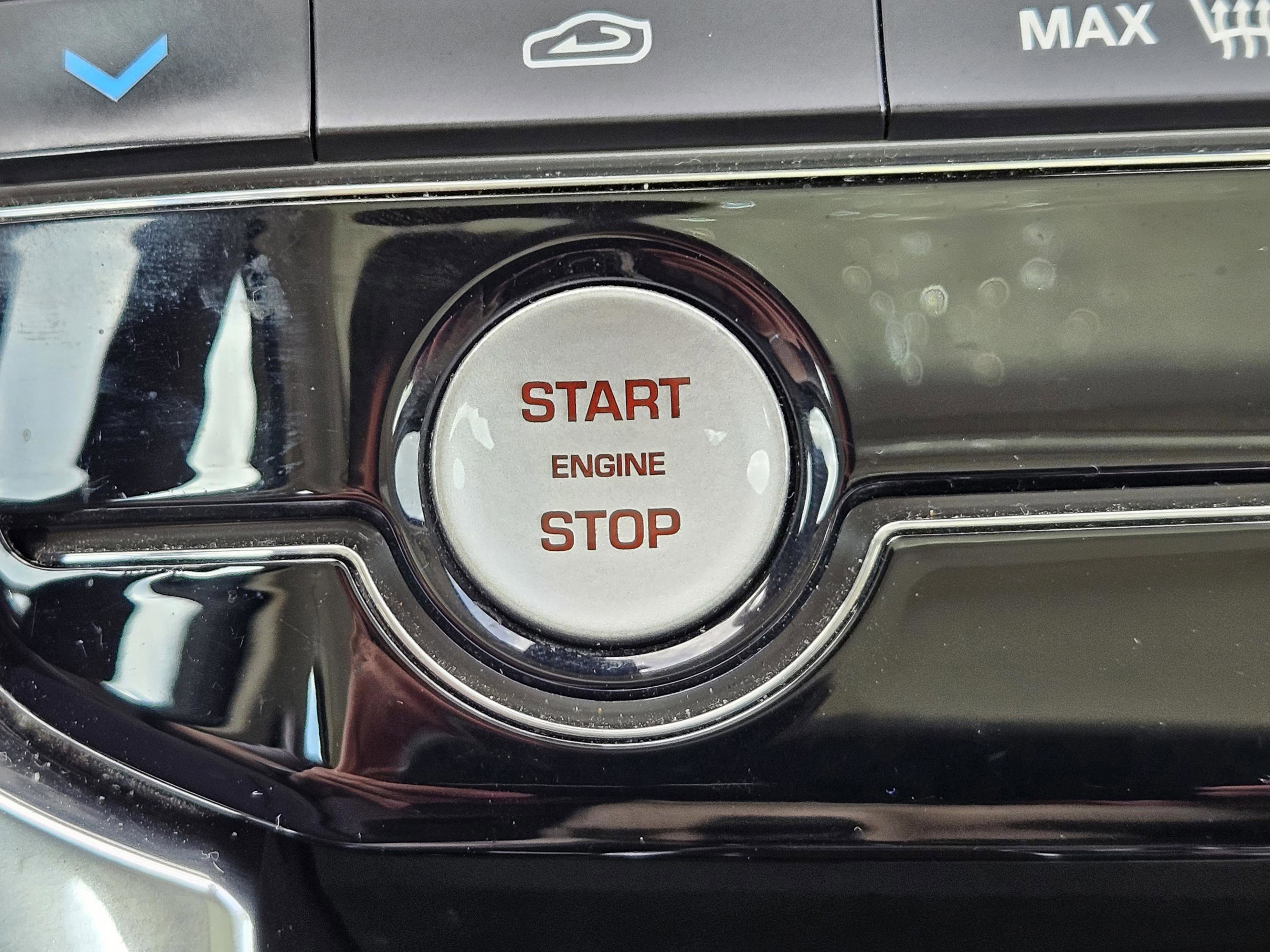 Used 2017 Jaguar XF Prestige image 23