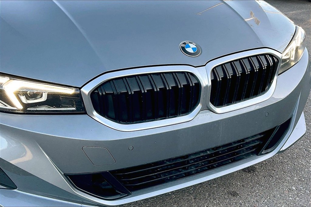 Used 2024 BMW 330i Sedan w/ Convenience Package image 28