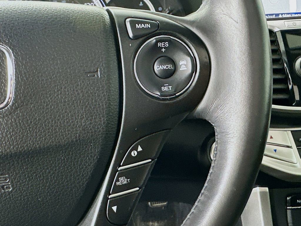 Used 2015 Honda Accord Touring image 11