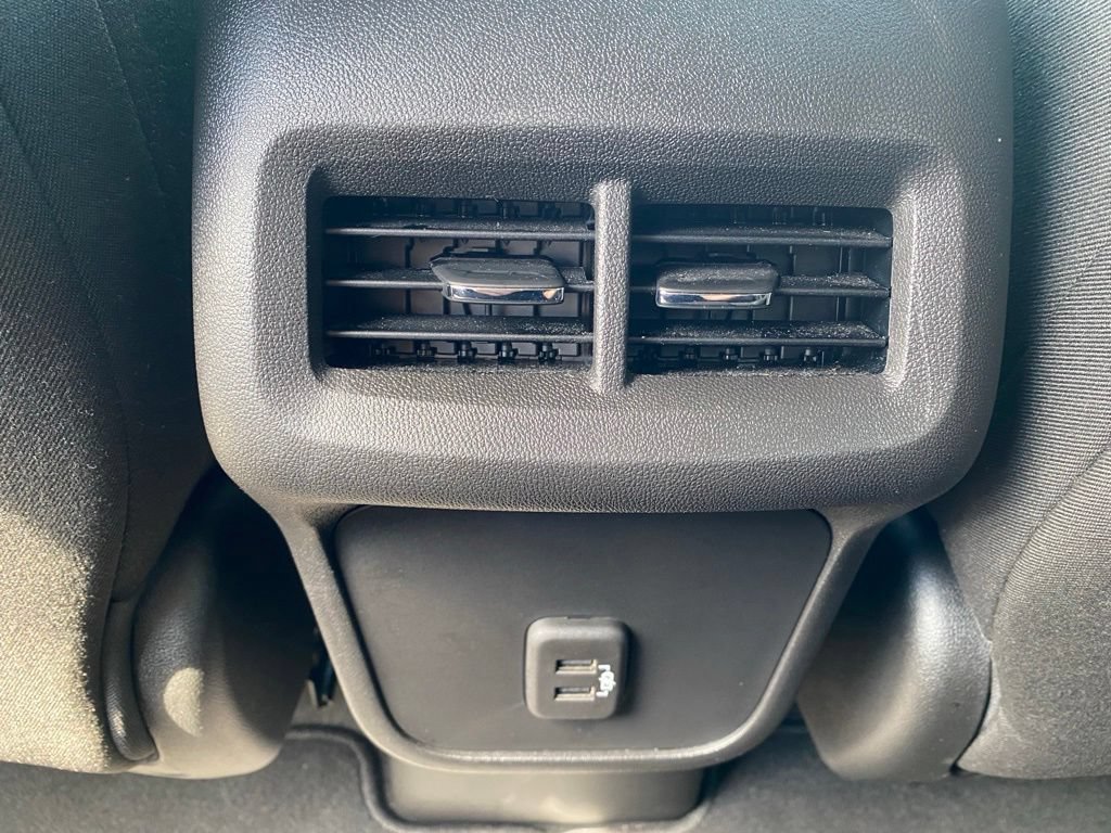 Certified 2024 Chevrolet Equinox LT FWD image 24