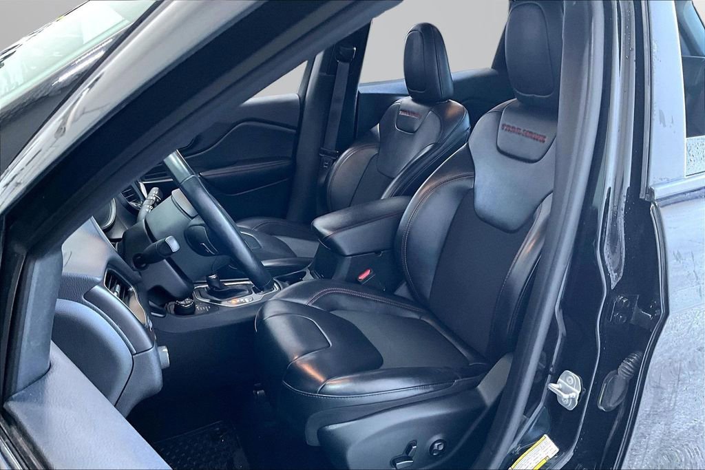 Used 2020 Jeep Cherokee Trailhawk w/ Comfort & Convenience Group image 21