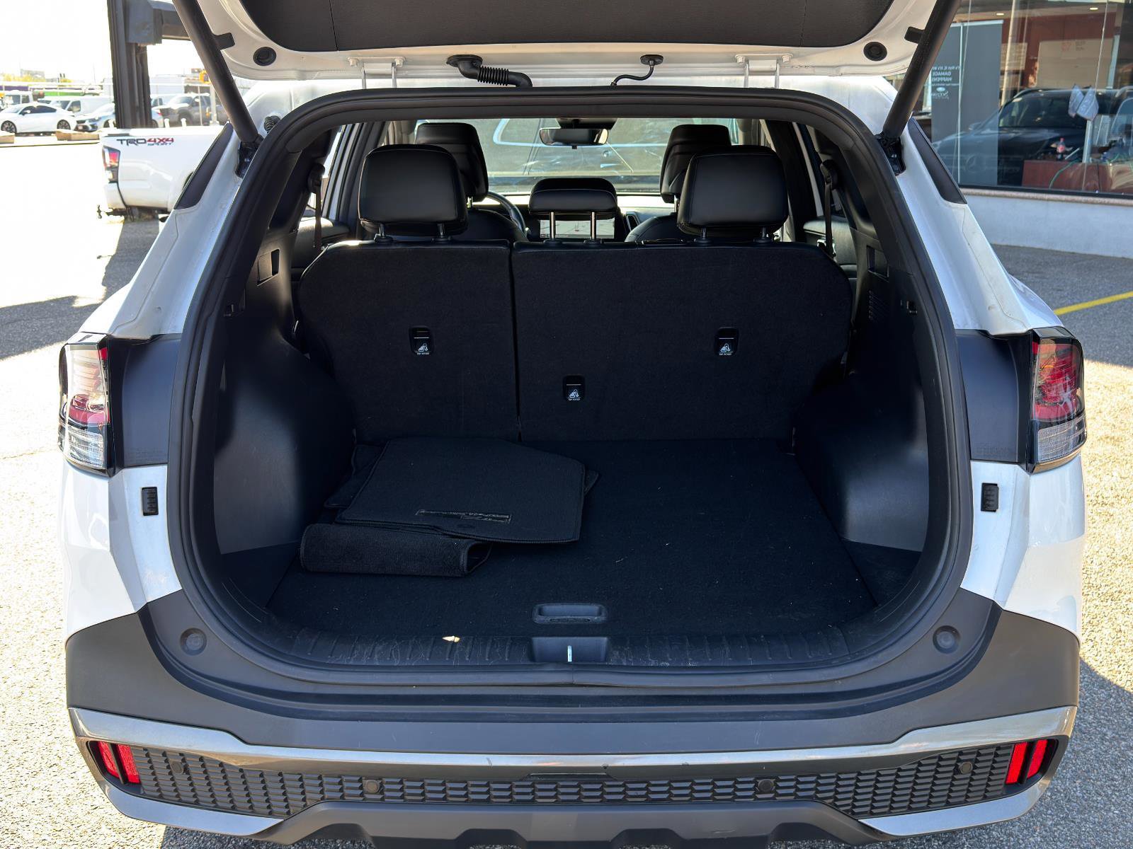 Used 2023 Kia Sportage X-Line w/ X-Line Premium Package image 8