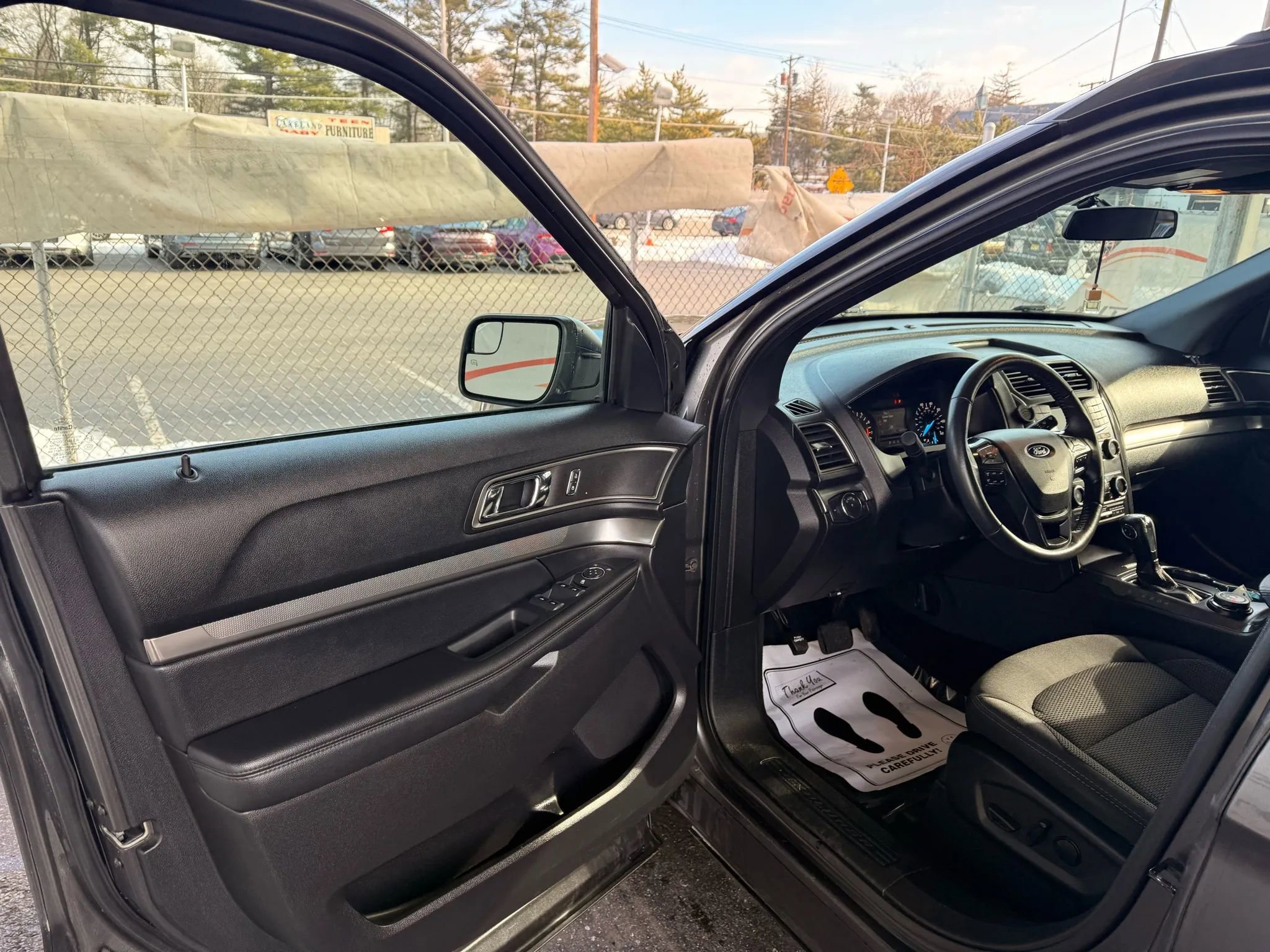 Used 2019 Ford Explorer XLT image 57