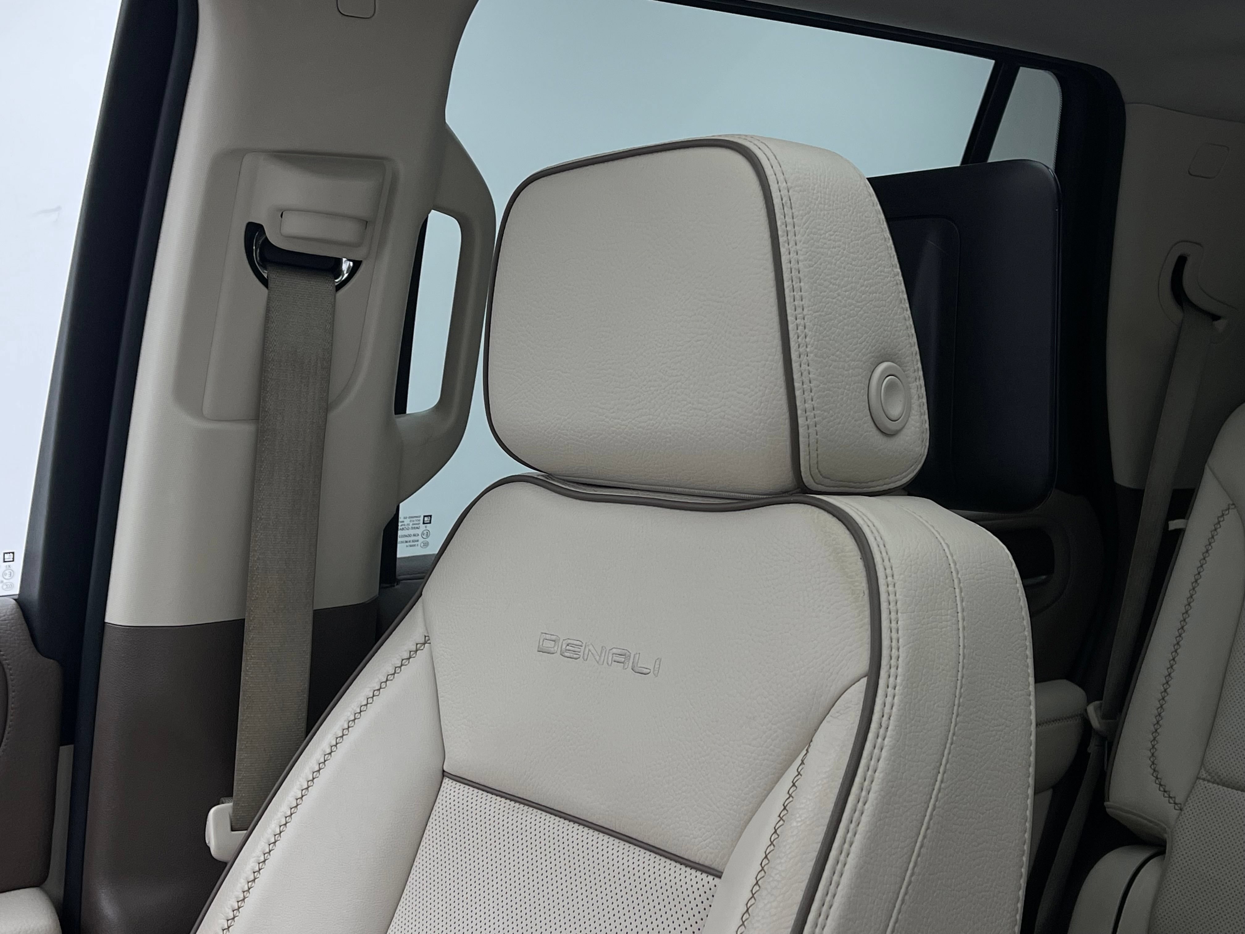 Used 2024 GMC Yukon Denali AWD/4WD image 55