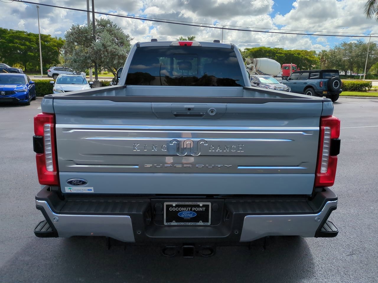 New 2026 Ford F350 4x4 Crew Cab DRW Super Duty image 5