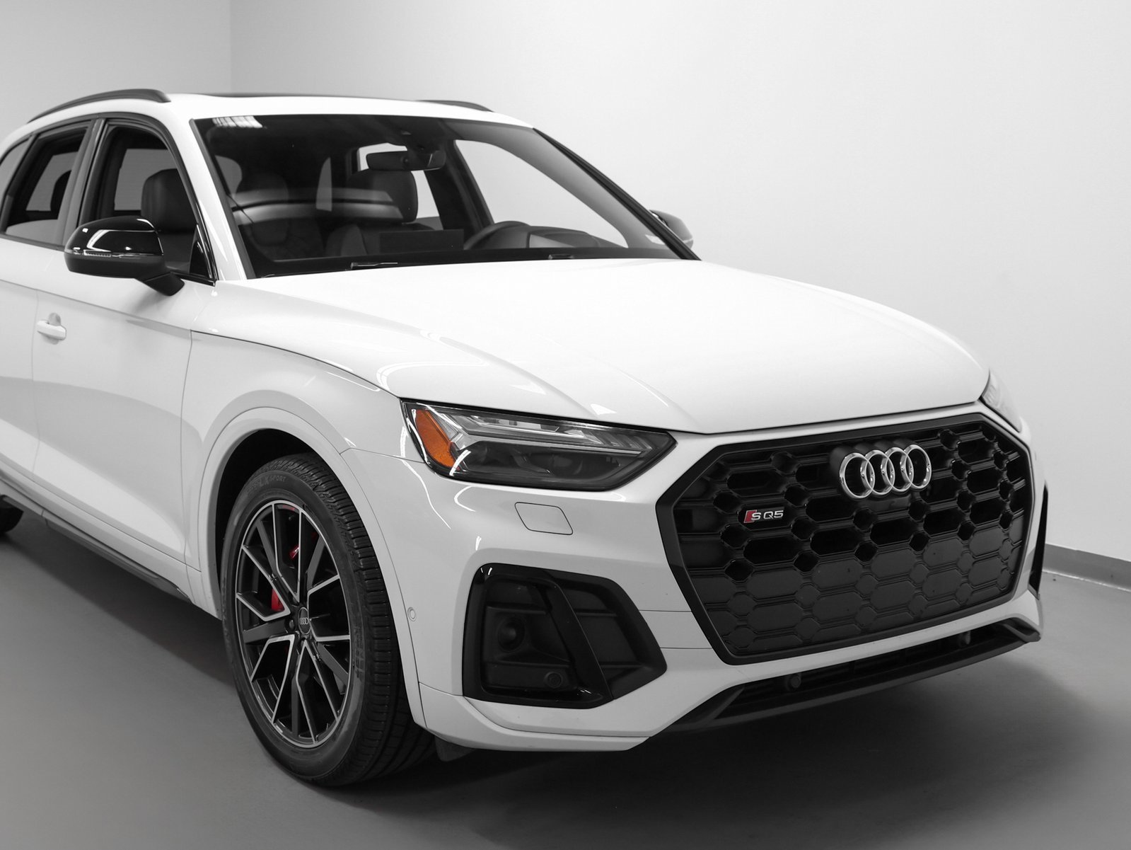 Used 2021 Audi SQ5 Prestige image 9
