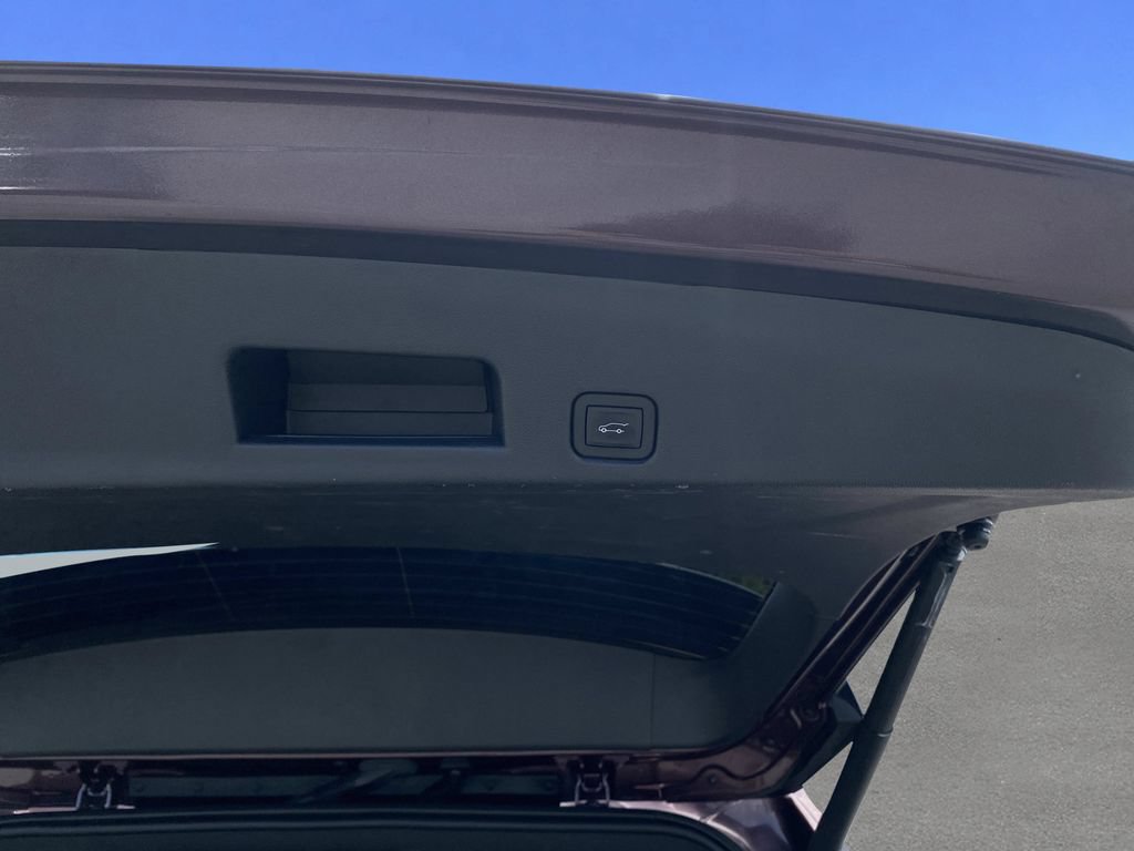 Used 2024 GMC Acadia Elevation FWD image 32