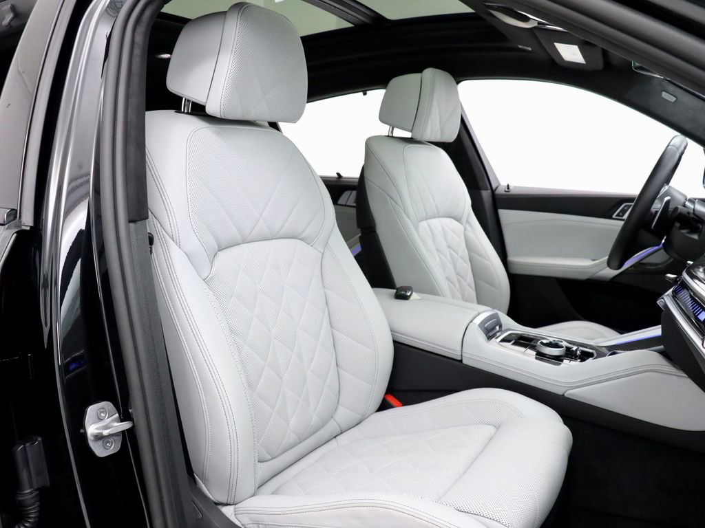 Used 2026 BMW X6 M60i image 39