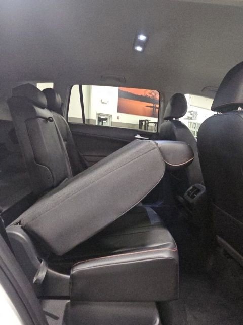 Used 2024 Volkswagen Tiguan Wolfsburg Edition image 41