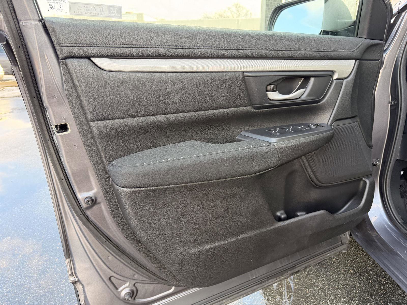 Used 2020 Honda CR-V LX image 15