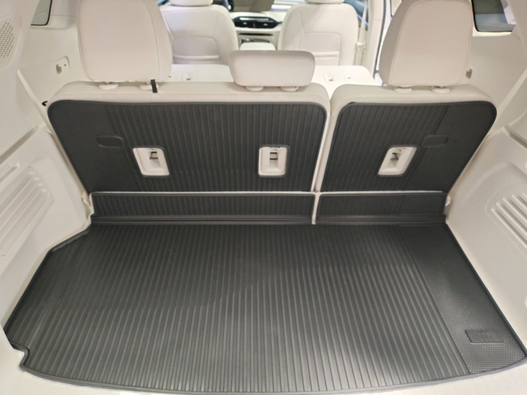 New 2026 Buick Enclave Avenir image 15