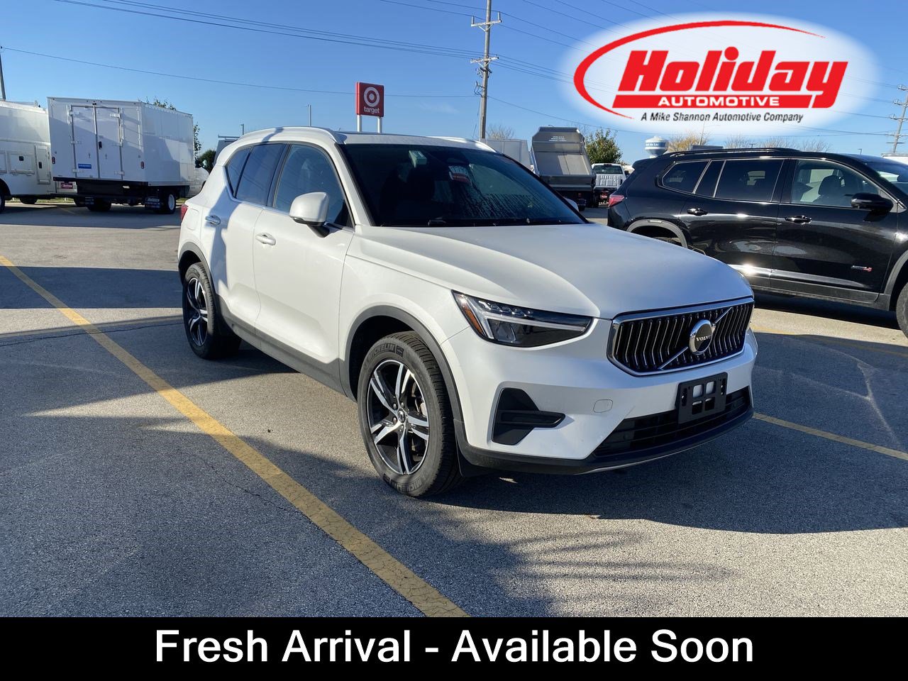Used 2025 Volvo XC40 B5 Core
