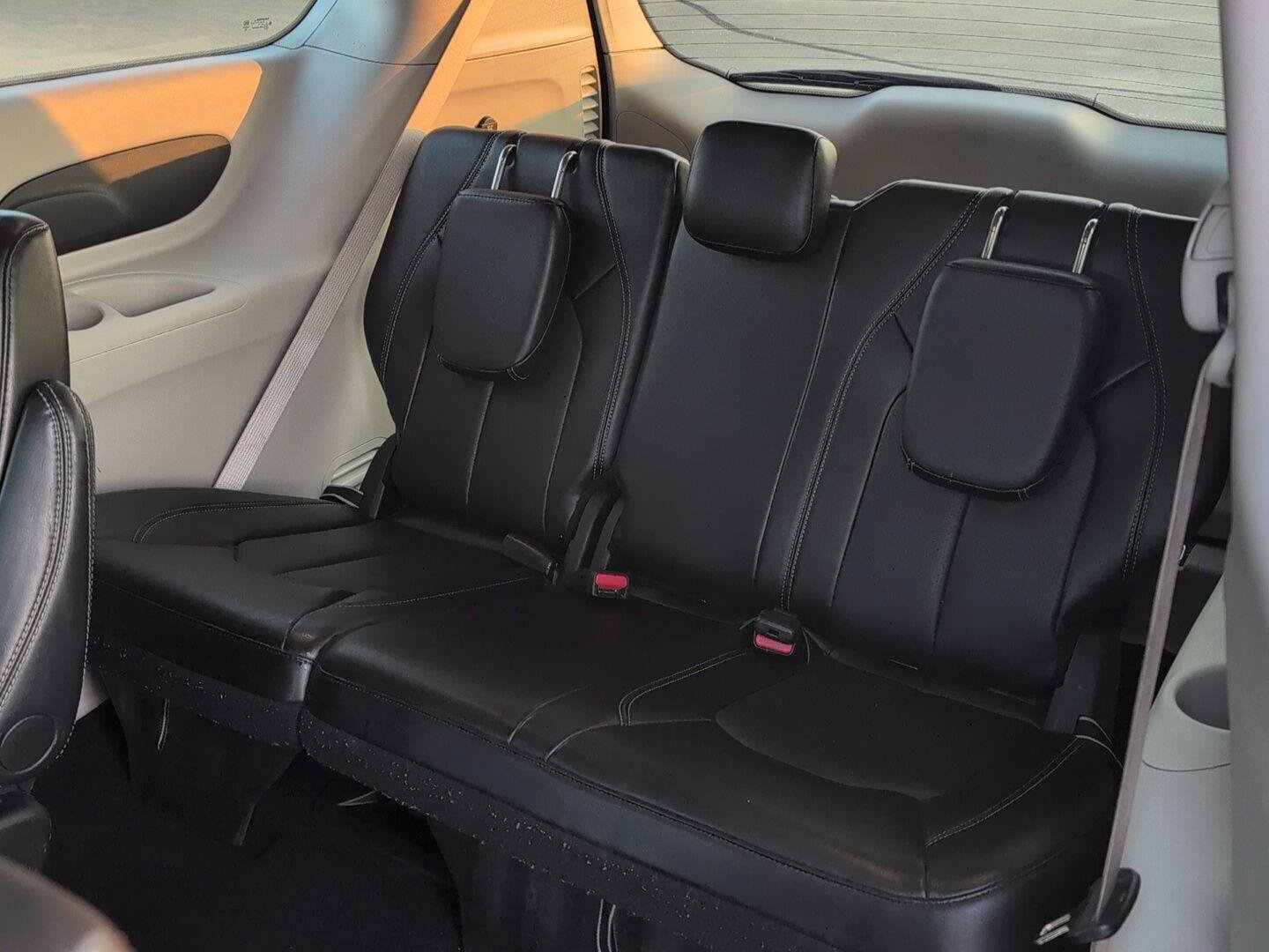 Used 2024 Chrysler Pacifica Touring-L FWD image 14