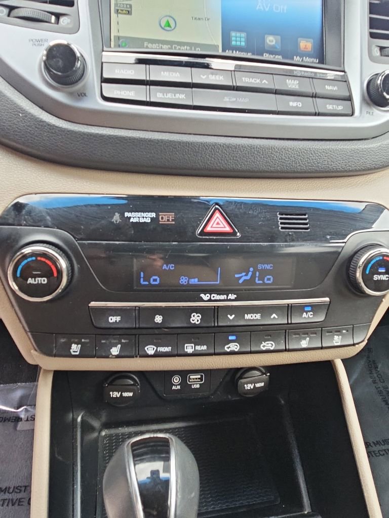 Used 2016 Hyundai Tucson Limited w/ Option Group 03 FWD image 17
