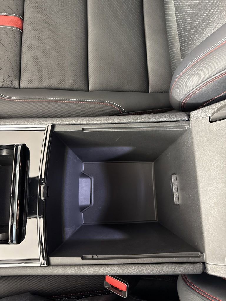 New 2026 Chevrolet Traverse RS w/ LPO, Floor Liner Package AWD/4WD image 29