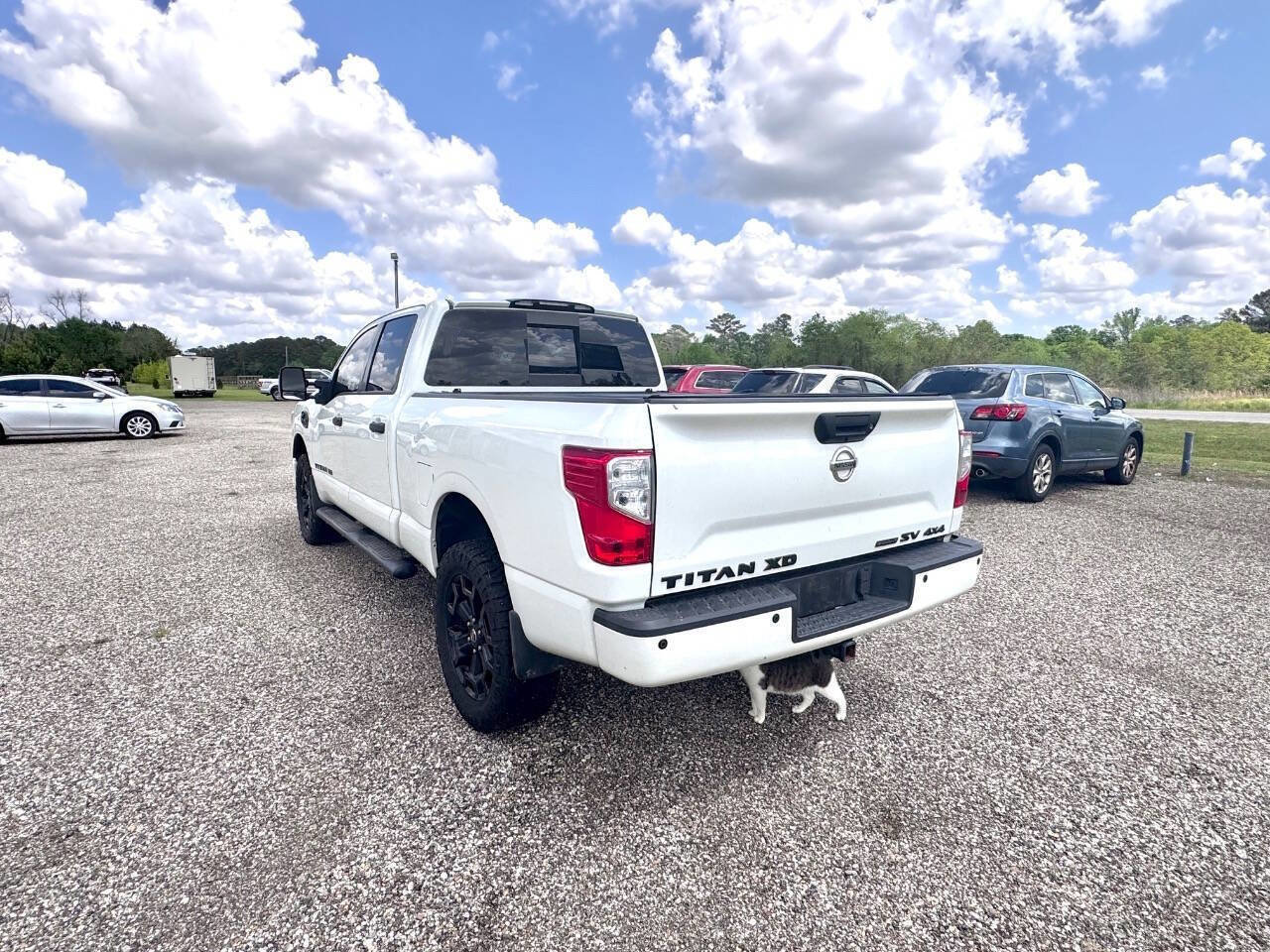 Used 2018 Nissan Titan SV w/ SV Convenience Package image 11