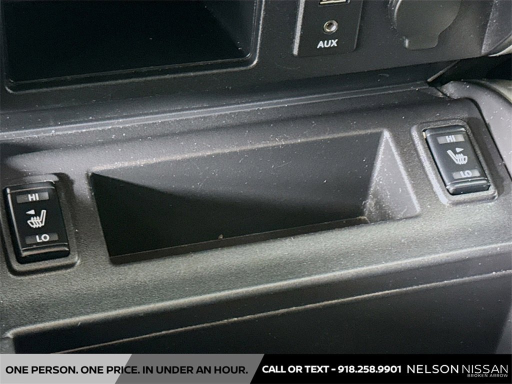 Used 2017 Nissan Titan SV image 20